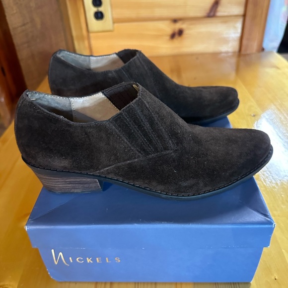 These are Nicole’s women’s dress boots! Black Swede Like new with box ! 9 1/2 - Picture 3 of 7